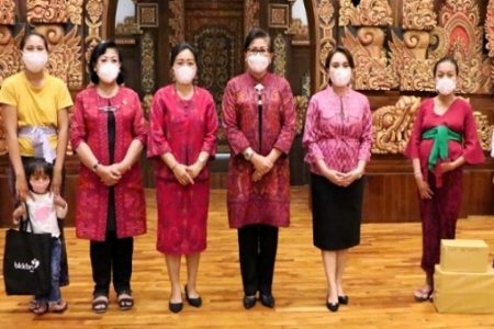 Roadshow Edukasi Cegah Stunting, Ketua TP PKK Bali Edukasi Ibu Hamil di Denpasar