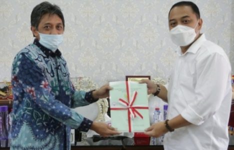 Walikota Surabaya Terima Penyerahan PBT dari BPN I dan II