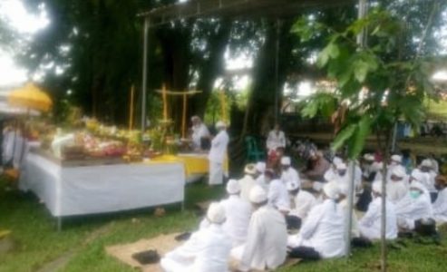 Jelang Hari Nyepi, Umat Hindu Klaten Menggelar Ritual Melasti di Umbul Geneng
