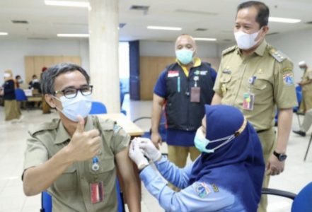 Vaksinasi COVID-19 Dosis Pertama bagi ASN dan PJLP di Kantor Walikota Jakut Rampung