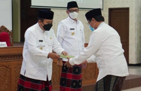 Bupati Bersama Wabup Jember Serahkan SK Plt Kepada 631 Pejabat Eselon Dua, Tiga dan Empat di Jember