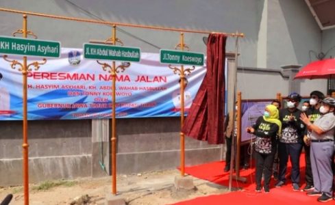 Tingkatkan Pertumbuhan Ekonomi, Gubernur Jatim Resmikan Tiga Nama Jalan di Lingkar Tuban