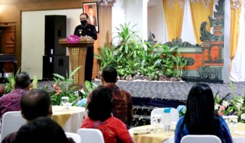 Buka Seminar Regional BPR Kanti, Wagub Bali Dukung Penguatan dan Sinergitas Lembaga Keuangan Mikro