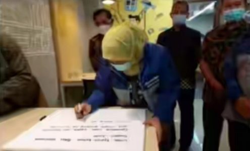 Gubernur Khofifah Resmikan Ruang Wartawan Pemprov Jatim