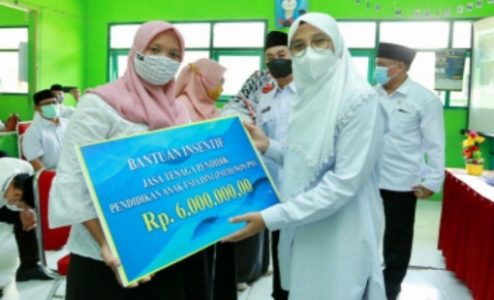 Pemkab Banyuwangi Kembali Salurkan Insentif bagi Guru Pendidikan PAUD dan TK di Banyuwangi