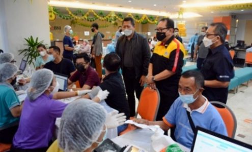 Sebanyak 1100 Pegawai Perbankan se-Kota Denpasar Terima Vaksinasi Covid-19
