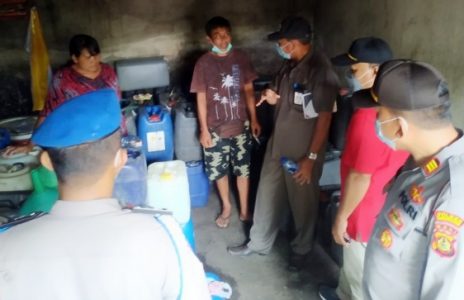 Tim Terpadu Turun ke Sidemen Kerangasem Beri Pembinaan Petani Arak dan Pengepul