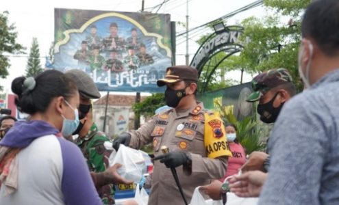 Polres Bersama Kodim O723/Klaten Bagikan Takjil, Masker Gratis dan Sosialisasikan Prokes Serta Aturan Larangan Mudik