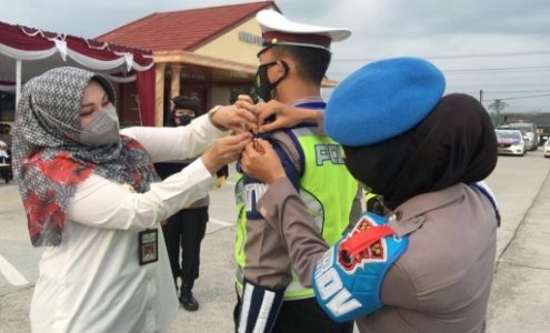 Bupati Klaten Pimpin Apel Gelar Pasukan Ops Ketupat Candi 2021 di Mapolres