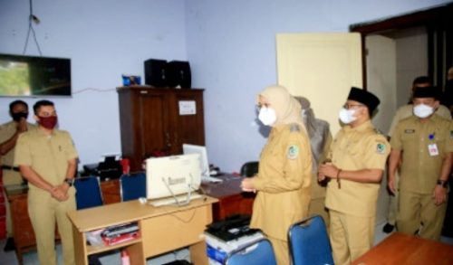 Hari Pertama Kerja Usai Lebaran, Bupati dan Wabup Banyuwangi Sidak Keliling ke Sejumlah OPD di Banyuwangi