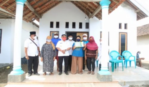 Wabup Banyuwangi Tinjau Rehab Rumah Terdampak Banjir di Kecamatan Wongsorejo di Banyuwangi