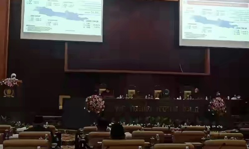 HUT Provinsi Jatim ke-76, Gubernur Khofifah Sampaikan Pidato di Sidang Paripurna Istimewa