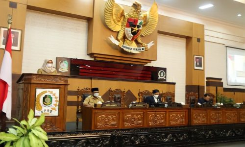 Bupati Ipuk Sampaikan Nota Keuangan APBD 2022, Penguatan untuk Pemulihan Ekonomi Berbasis Pembangunan Perdesaan di Banyuwangi