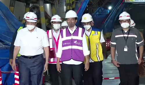 Presiden Jokowi Tinjau Terowongan Dua Proyek KCJB, Progres Capai 79,9 Persen