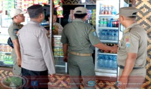 Satpol PP Pulau Pari Razia Minuman Beralkohol di Area Wisata Pantai Pasir Perawan