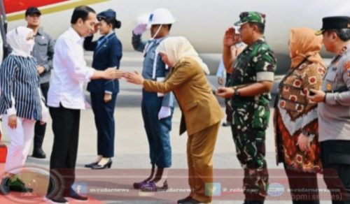 Presiden Jokowi dan Ibu Iriana Tiba di Bandara Internasional Juanda, Ini Agenda Kunjungan Kerjannya di Jawa Timur