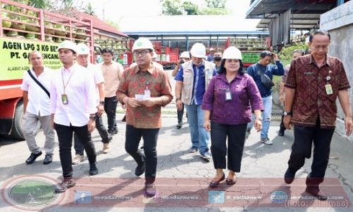 Sikapi Kelangkaan Gas Elpiji 3 Kg, Wakil Walikota Denpasar Sidak SPPBE