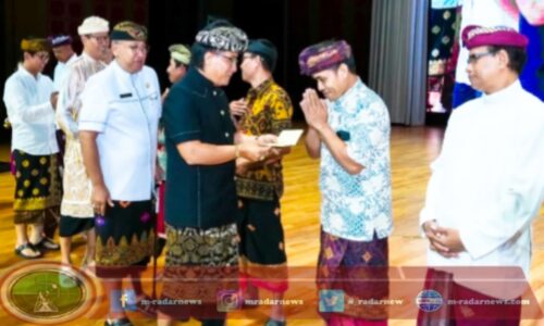 Pemkab Badung Serahkan Hibah dan BKK Rp 979 M Lebih bagi Masyarakat dan Pemerintah Desa