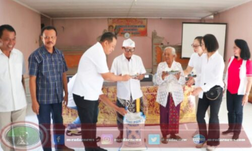 Serahkan Bantuan ke Panti Sosial di Buleleng, Mahendra Jaya Ucapkan Terima Kasih kepada Tenaga Perawat