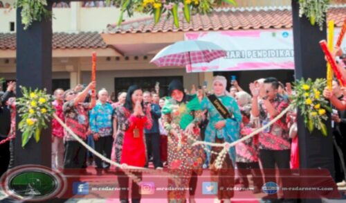 Bupati Sri Mulyani Buka Gebyar Inovasi Pendidikan Tahun 2024, Bertajuk “Kemilau Hardiknas”
