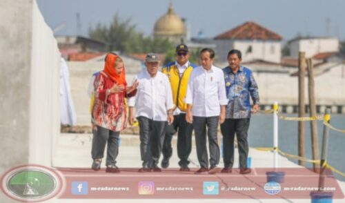 Presiden Jokowi Tinjau Proyek Pengendalian Banjir Rob dan Penataan Kampung Nelayan di Semarang