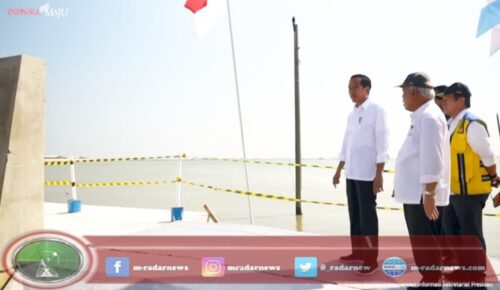 Presiden Jokowi Tinjau Proyek Pengendalian Banjir Rob dan Penataan Kampung Nelayan di Semarang