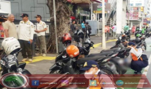Parkir Sembarangan, Sebanyak 13 Motor Disanksi Cabut Pentil