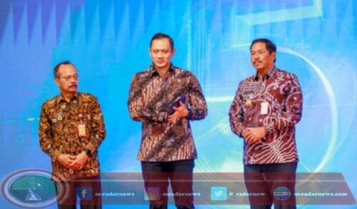 Pj. Nana Sudjana Dampingi Menteri AHY Luncurkan Implementasi Sertipikat Tanah Berbasis Elektronik