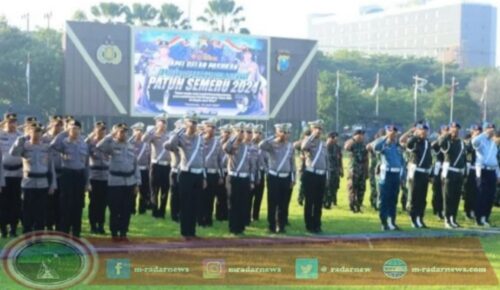 Tekankan Pentingnya Keselamatan dan Ketaatan Berlalu Lintas, Polda Jatim Gelar Apel Operasi Patuh Semeru 2024