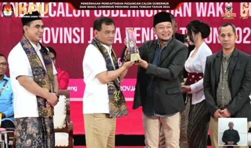 Di Hari Kedua, KPU Jateng Terima Pendaftaran Pasangan Calon Ahmad Luthfi-Taj Yasin