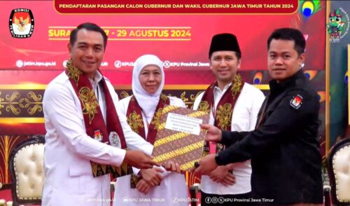 KPU Jatim Terima Pendaftaran Khofifah-Emil sebagai Paslon Gubernur dan Wagub Jatim 2024