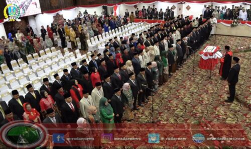 120 Anggota DPRD Jatim Periode 2024-2029 Resmi Dilantik, Anik Maslachah-Wara Sundari Jadi Ketua dan Wakil Ketua Sementara di