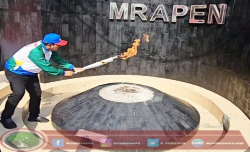 Awali Pawai Obor Peparnas 2024, Pj. Gubernur Jateng Lakukan Pengambilan Api Abadi Mrapen