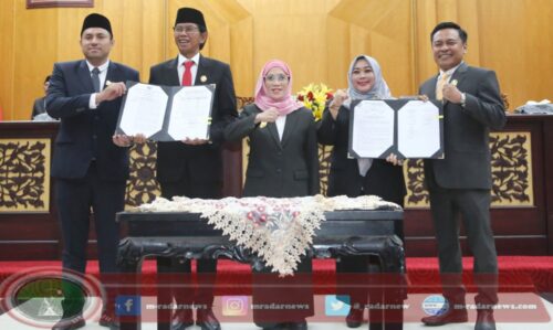 DPRD Kota Surabaya Resmi Tetapkan Pimpinan Definitif Periode 2024-2029