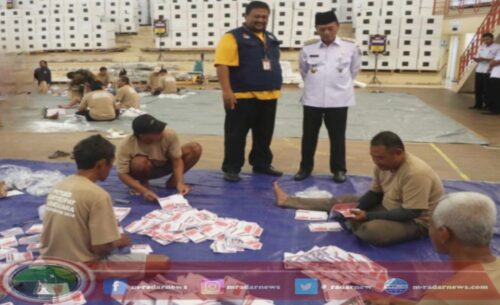Plt. Bupati Semarang Tinjau Pelaksanaan Pelipatan Kartu Suara Pilkada 2024, KPU Libatkan 115 Petugas