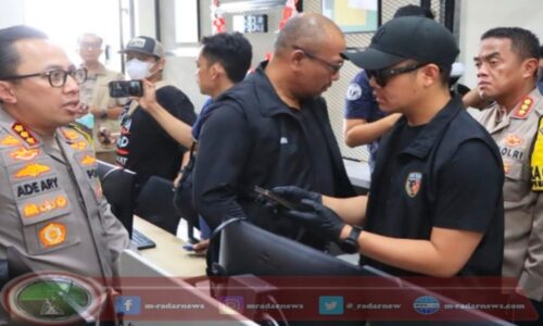 Polisi Geledah Kantor Satelit Judi Online Libatkan Pegawai Komdigi, 11 Orang Tersangka Diamankan