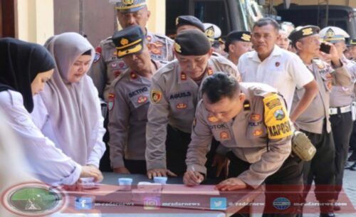 Guna Pastikan Bebas dari Narkoba, Polresta Banyuwangi Gelar Tes Urine Dadakan Personel di Banyuwangi