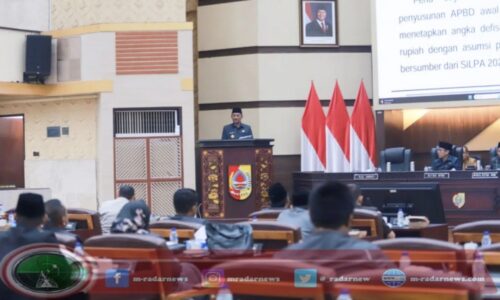 Pjs Bupati Imam Sampaikan nota pengantar R-APBD TA 2025 pada Sidang Paripurna DPRD Jember di Jember