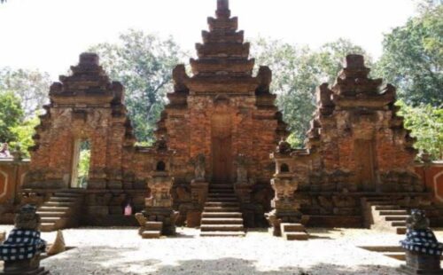Dikenakan Tarif Nol Rupiah, Bagi Umat Hindu yang Hendak Beribadah di Pura Luhur Giri Salaka Wajib Tahu Ketentuan