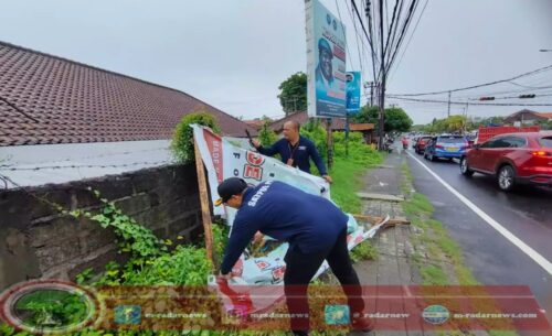 Jaga Keindahan Wajah Kota, Satpol PP Denpasar Tertibkan Baliho dan Spanduk