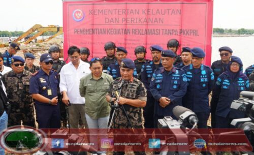 KKP Segel Pagar Laut di Muara Tawar, Bekasi