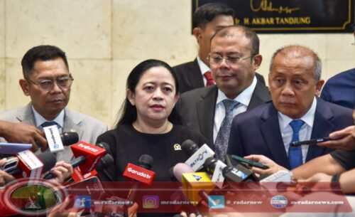 Ramai Pegawai Demo Mendiktisaintek Tuding Pecat Sepihak, Ketua DPR Harap Selesaikan Secara Transparan