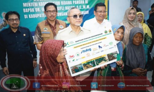 Pemprov Jateng, Kemenko Pangan, dan Bapanas Salurkan Bantuan Bahan Pangan Kebencanaan di Pekalongan