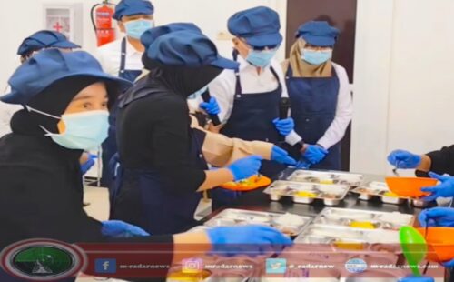 Tinjau Dapur MBG di Banyuwangi, Menko Zulhas Apresiasi Penataan dan Penyiapan Makanan bagi Siswa di Banyuwangi