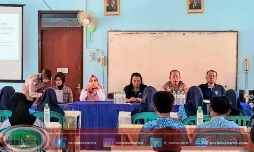 Sinergi KJJT Bersama Polresta Banyuwangi: Edukasi Siswa SMPN 2 tentang Jurnalistik dan Keselamatan Berlalulintas di Banyuwangi