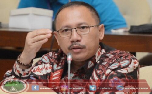 Ratusan Ijazah Siswa Ditahan Sekolah, DPR Minta Pemerintah Segera Bertindak