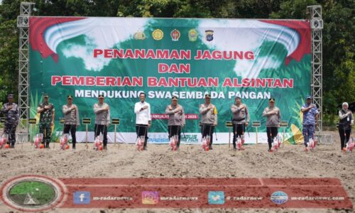 Dukung Ketahanan Pangan Nasional, Kapolri dan Gubernur DIY Tanam Jagung Bersama di Bantul