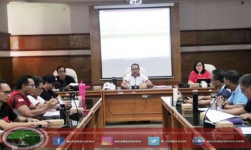 Atensi Penuh, Sekda Suyasa Berikan Arahan tentang Program 100 Hari Bupati dan Wabup Buleleng 