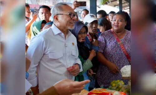Tinjau Pasar Rogojampi, Menko Bidang Pangan: Inflasi Terjaga dan Harga Bapok Tergolong Murah di Banyuwangi