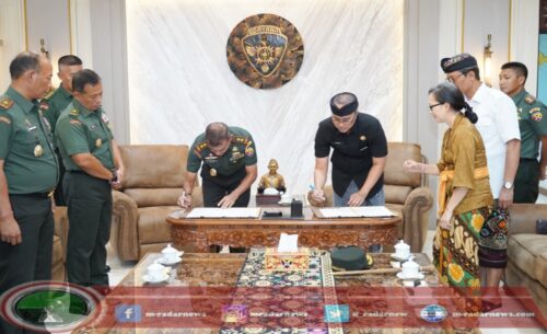 Pemkab Badung Bersama TNI AD Tandatangani Perjanjian Kerja Sama Tangani Sampah Laut